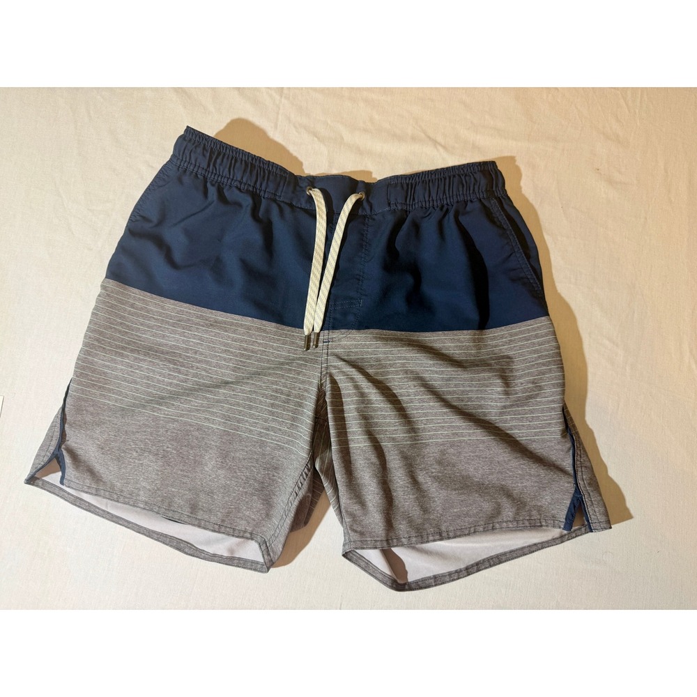Vuori Banks Shorts Mens Medium Navy Grey Striped Lined Athletic Board Short V341